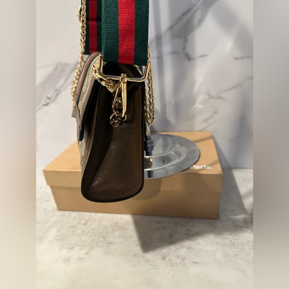 ***Sold via Merc@ri Platform*** Authentic Gucci - Picture 6 of 10